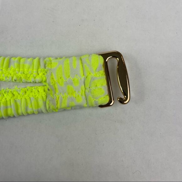 Victoria’s Secret Swimsuit Top Size 32D - Picture 3 of 4